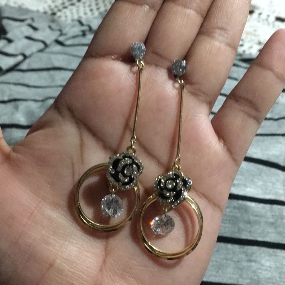 🔥 Brand new beautiful vintage dangle earrings